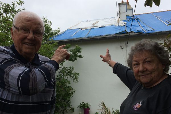 A Saint-Nazaire, un an après, des habitants attendent toujours la réparation de leur toiture touchée par le violent orage de grêle du 28 mai 2016.