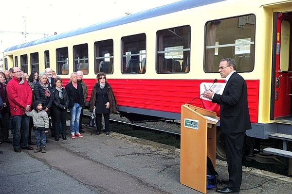 L'autorail, qui relie Les Laumes-Alésia et Epoisses via Semur-en-Auxois, entame une nouvelle saison touristique ce samedi 13 avril 2013. 