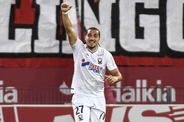 Enzo Crivelli a inscrit le premier but de la victoire pour Malherbe face à Dijon