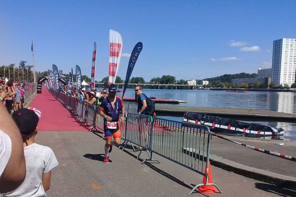 Pour permettre aux 3 500 participants aux différentes épreuves de l'Ironman de Vichy des 25 et 26 août, la ville et les professionnels ont eux aussi dû fournir un bel effort dans la dernière ligne droite.