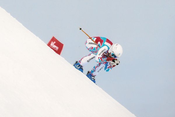 La position dite "de l’œuf" est la plus aérodynamique pour gagner en vitesse sur les pistes.