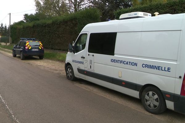 Les gendarmes et les techniciens de l’identification criminelle sont sur les lieux.