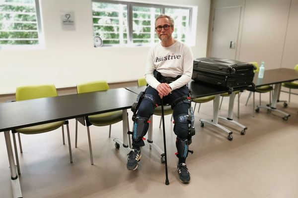 Géraud Paillot, qui est atteint d'une sclérose en plaques, participera au relais de la flamme olympique, ce 1er juin à Saint-Malo, grâce à l'assistance d'un exosquelette