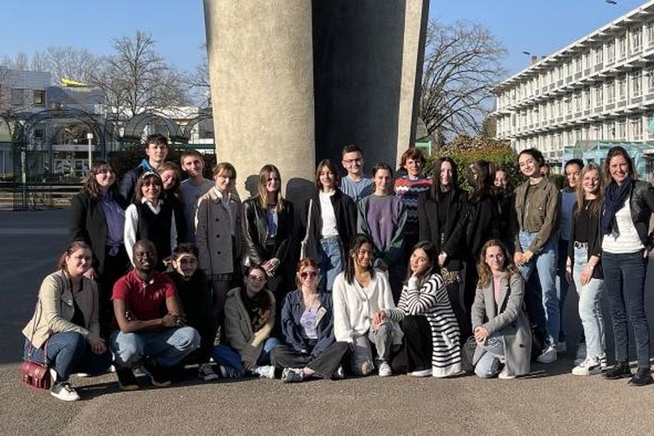 “And we young people”.  France 3 Bourgogne gives the floor to high school students in a special program