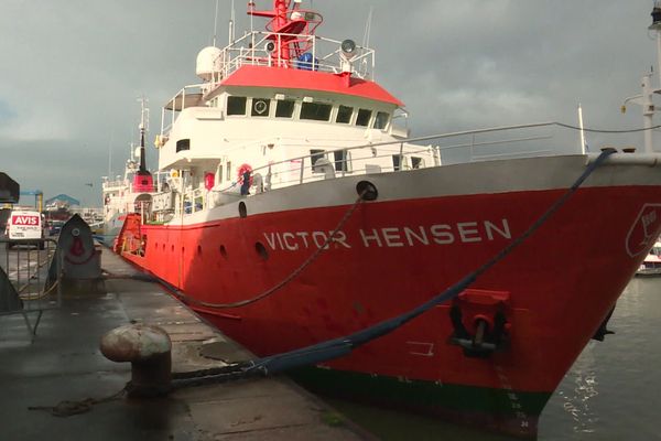 La Plastic Odyssey toujours à quai à Boulogne-sur-Mer en attendant des travaux de désamiantage