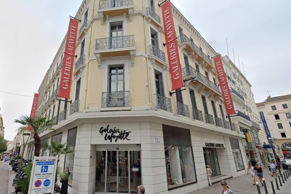 Les salariés du magasin de Cannes des Galeries Lafayette attendaient avec impatience la décision du tribunal de commerce de Bordeaux.