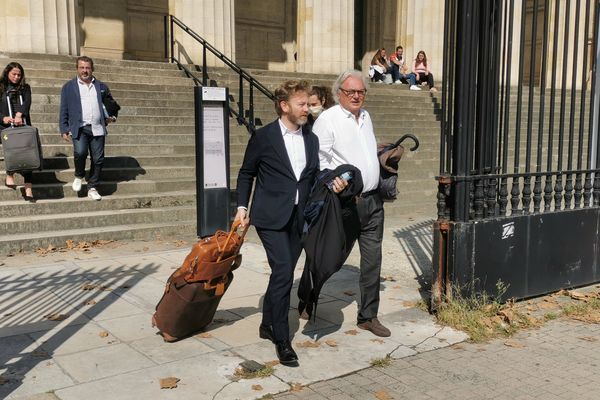 Hubert de Boüard (à droite) et son avocat Antoine Vey 