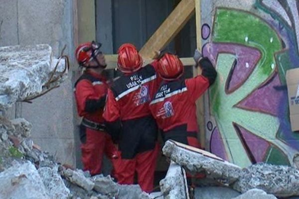 Un exercice grandeur nature pour une cinquantaine de pompiers de l'urgence internationale, comme en mai dernier, à la Souterraine en Creuse.