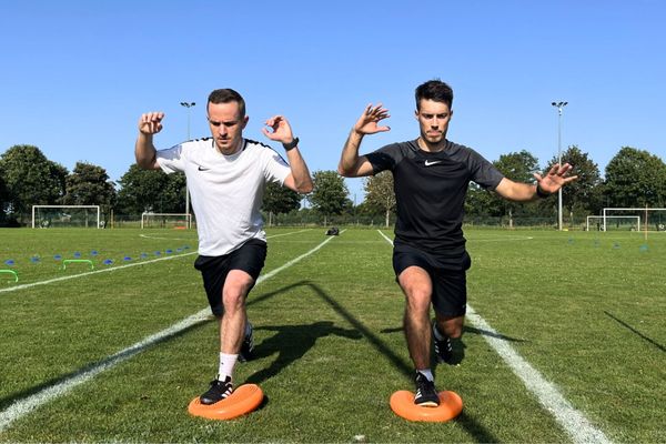 Les arbitres de foot sont souvent livrés à eux-mêmes pour s'entraîner