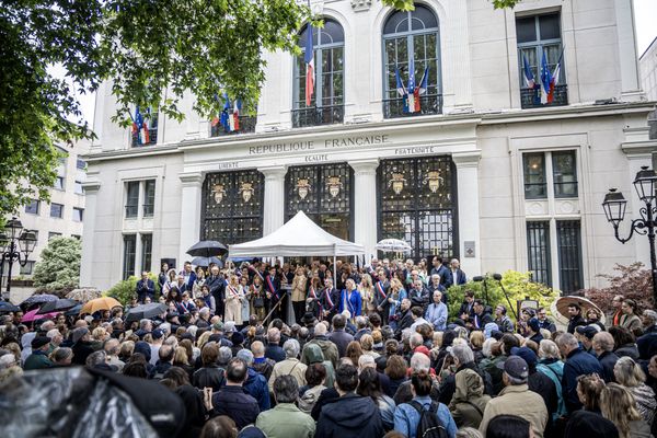 Le viol d'une adolescente de 12 ans à Courbevoie avait ému dans la ville, comme lors de ce rassemblement en soutien à cette jeune victime.