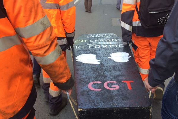 Cortège à Rennes pour protester contre la réforme de la SNCF