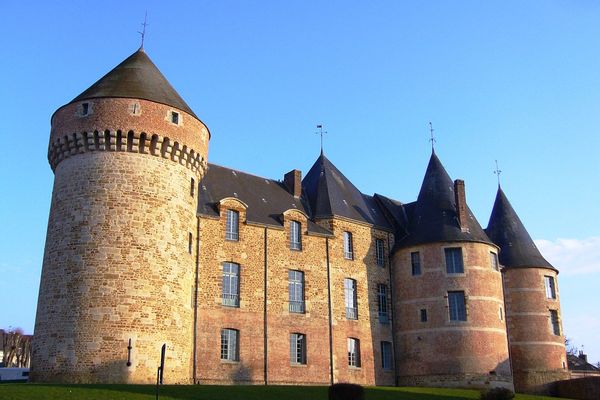 Dans l'Orne, un JEUDI majoritairement ensoleillé au Château de Gacé.