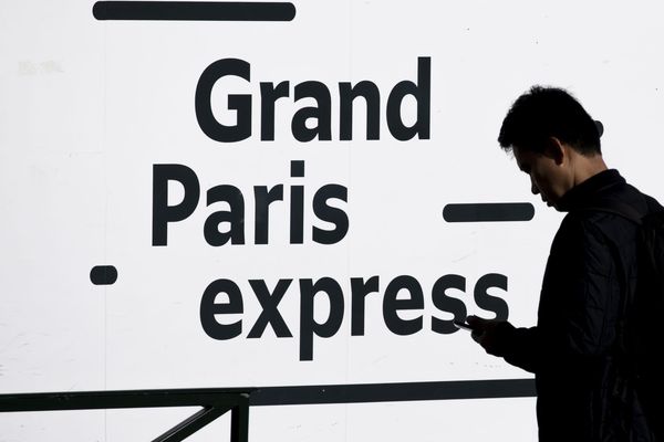 Un panneau "Grand Paris express".