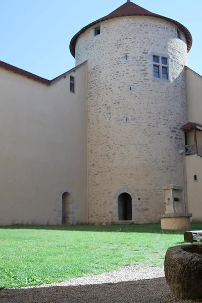 Le château des Allymes dans l'Ain offre un voyage dans le temps et l'histoire du Bugey.