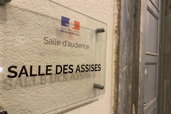 Illustration. La salle des assises de Haute-Corse