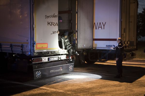 Sur l'A27, la police fait sortir des exilés d'un camion de marchandises - Photo d'illustration