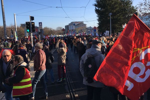 Environ 5 500 personnes avaient manifesté à Clermont-Ferrand le mardi 10 décembre.