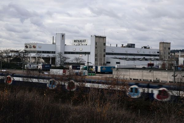 Jusqu'à présent, la Zoe et la Nissan Micra étaient produites à l'usine de Flins (Yvelines).