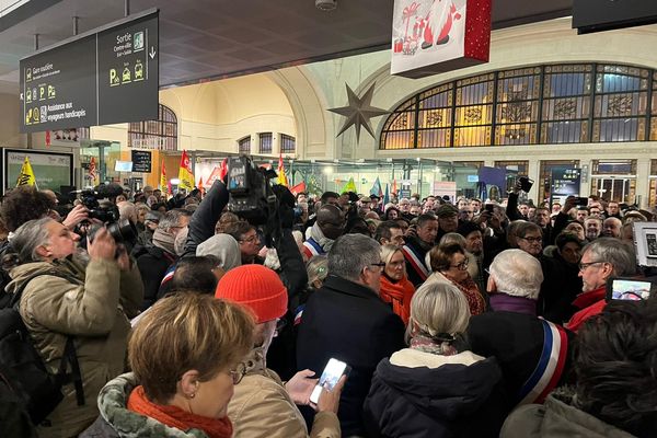 Manifestation en gare de Limoges le 12 décembre 2022