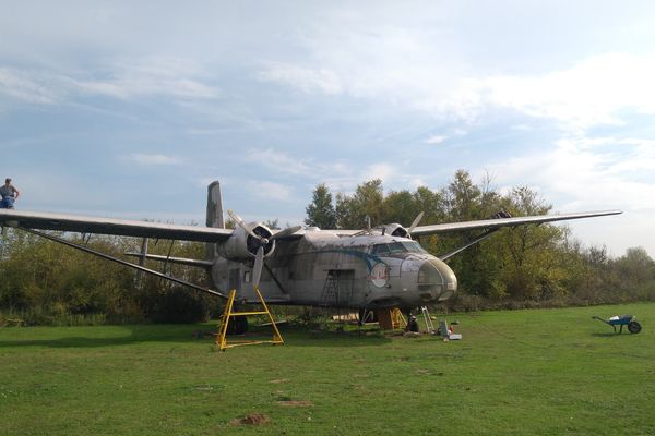 Une fois rénové, l'avion pourrait se transformer en salon de thé. Avec un toit terrasse qui fait déjà rêver ! 