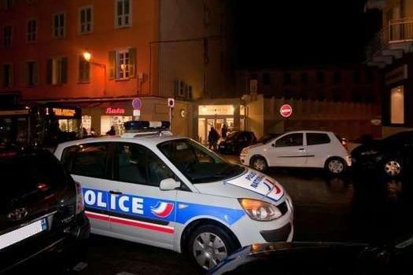 12/11/13 - Braquage dans un magasin de Bastia