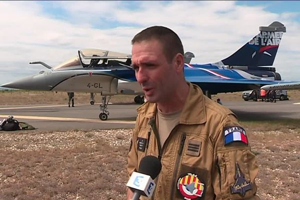 Le Catalan Jean-Guillaume Martinez, pilote démonstrateur de Rafale, à l'aéroport de Perpignan le 27 juillet 2017