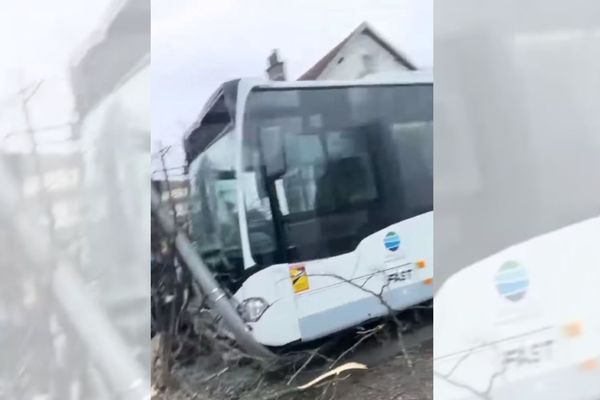 Un bus du réseau Astuce a eu un accident au Grand-Quevilly, lundi 5 février 2024.