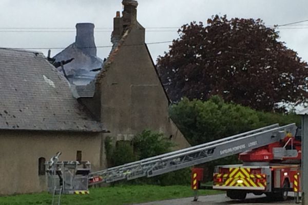 Feu d'habitation dans un corps de ferme à Chevilly (Loiret)