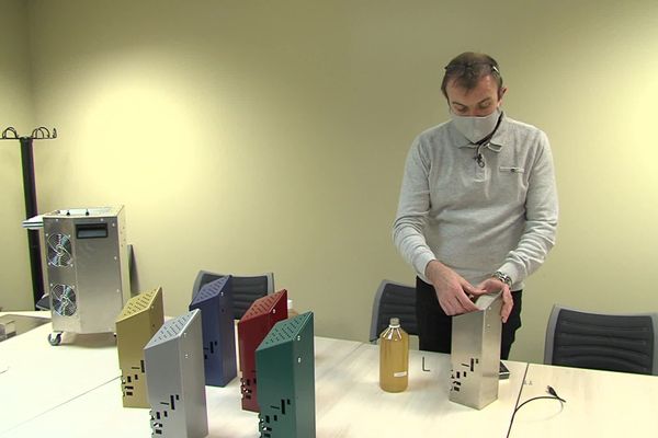 Deux entreprises iséroises ont mis au point un purificateur d'air éliminant les virus.