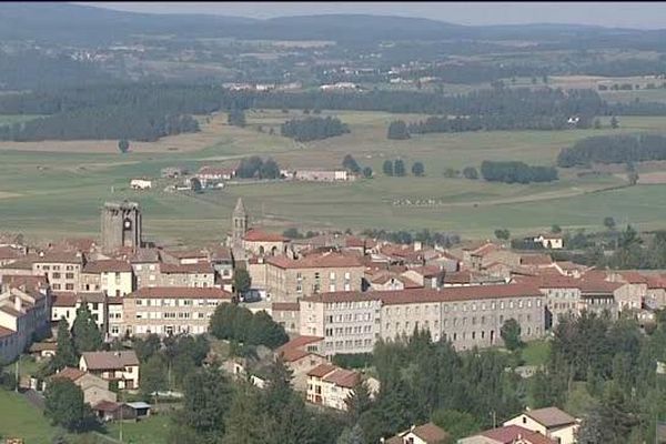 Une bactérie est à l'origine de la pollution de l'eau à Saugues (Haute-Loire) depuis le 21 septembre.