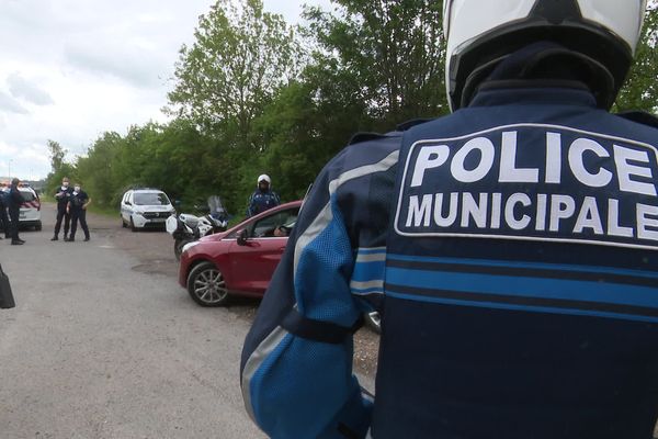 Contrôle de police dans le quartier du Clos des Roses à Compiègne en mai 2020 - Illustration.