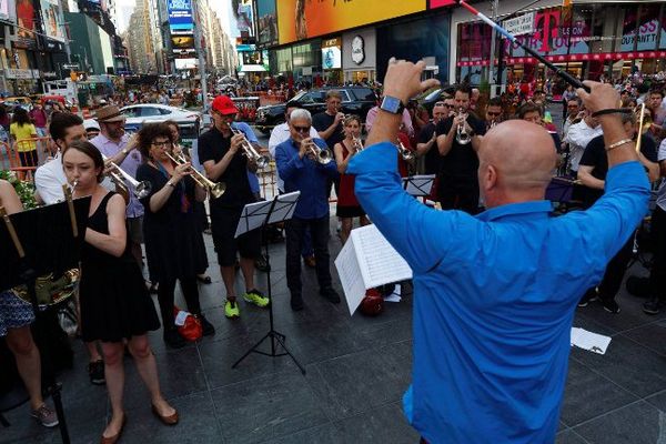 Nissa la Bella et la Marseillaise au coeur de New-York pour les victimes d el'attentat de Nice.