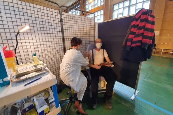 Pour faciliter l'accès des plus de 75 ans au vaccin contre le COVID 19, les mairies de Haute-Loire ont lancé une campagne de recensement. 