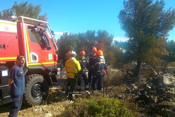 Un hectare de broussailles parti en fumée