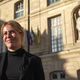 Nathalie Koenders devant la mairie de Dijon en octobre 2024