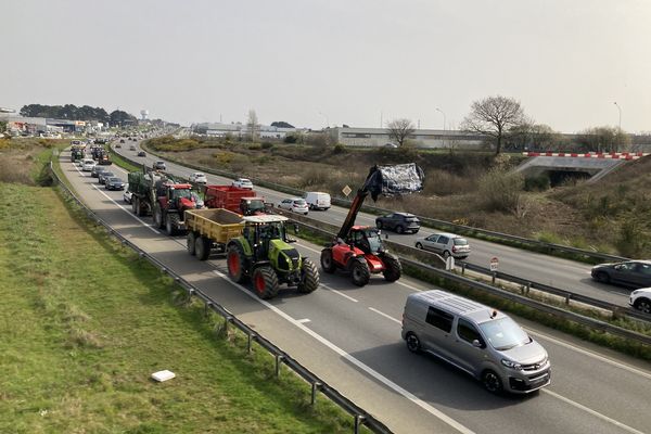 Opération escargot sur la RN165 autour de Lorient