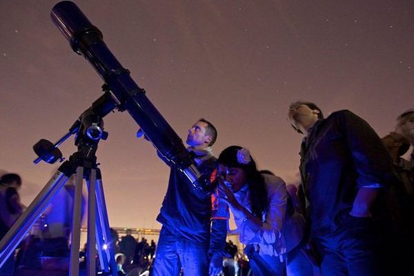 Depuis maintenant 25 ans, l'association française d'astronomie organise "Les Nuits des Etoiles"