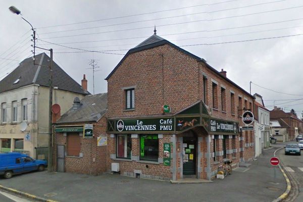 Le café PMU au début de la rue de la République, à Feignies, victime d'une tentative de braquage.