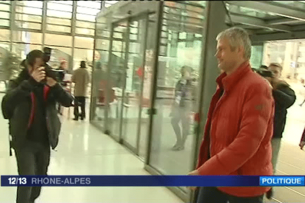 L'arrivée de Laurent Wauquiez au conseil régional dans la matinée