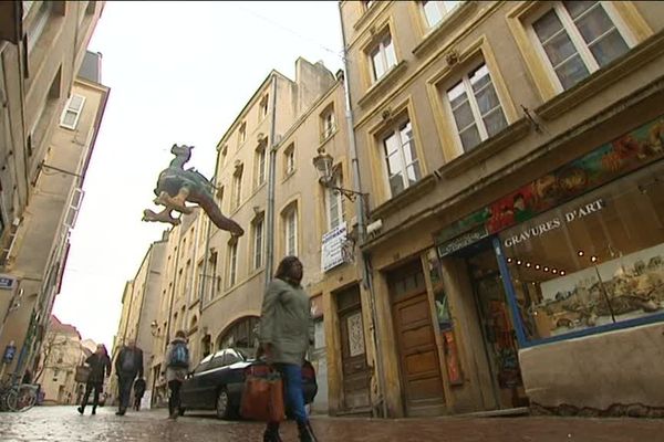 Les petits commerces font de la résistance à Metz.