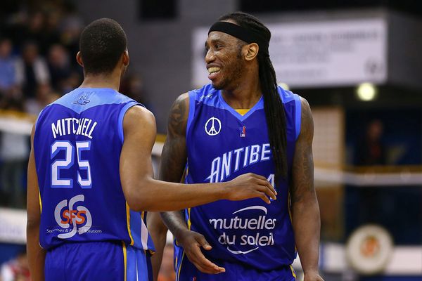 Alors qu’ils possédaient 8 points d’avance à l’entame du dernier quart-temps, les Sharks ont été poussés à la prolongation par Paris Levallois à 3 secondes du buzzer et ont fini par s’incliner sur le score de 75 à 71.