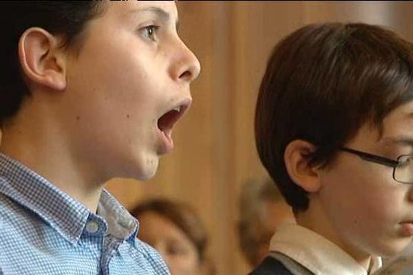 Des enfants de la Maîtrise ont donné un extrait de Brundibar, hier, en Mairie de Caen