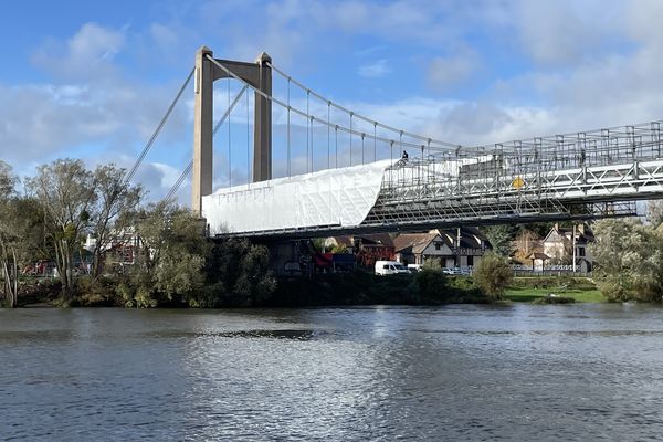 Les travaux de réhabilitation du Pont des Andelys (Eure) devraient être terminés à l'été 2024.