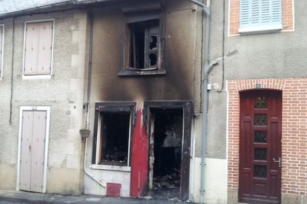 La maison de Bénévent l'Abbaye ravagée par les flammes