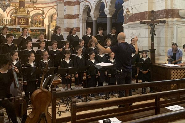 La Maîtrise des Bouches-du-Rhône en concert à la basilique Notre Dame de la Garde.