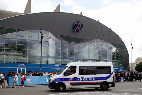 Les deux personnes ont été interpellés en marge de la rencontre entre le PSG et la Juventus mardi soir