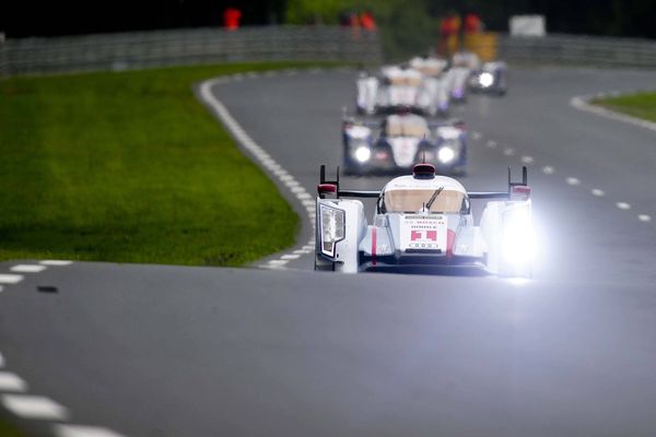 Le soleil se lève sur Le Mans avec Audi toujours en tête