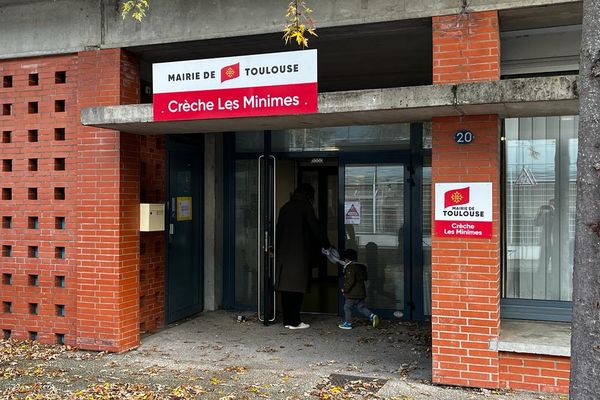 3 enfants sont toujours hospitalisés alors que la crèche rouvre ses portes ce mercredi 22 novembre.