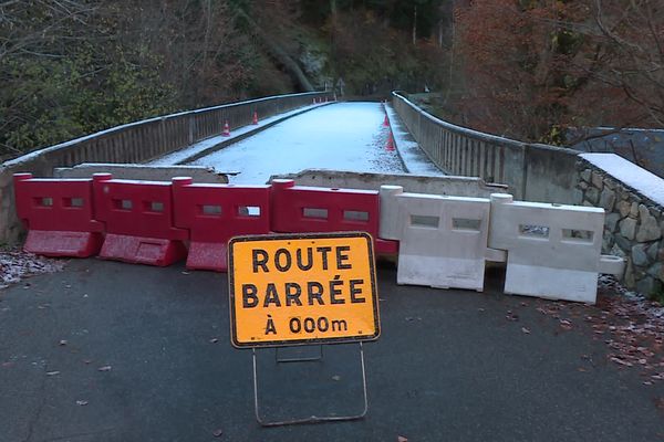 Les deux ponts de Ravi vont rouvrir seulement pour les véhicules légers.