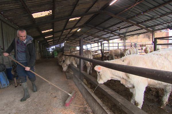 Etienne Gangneron, éleveur et cultivateur de céréales bio dans le Cher